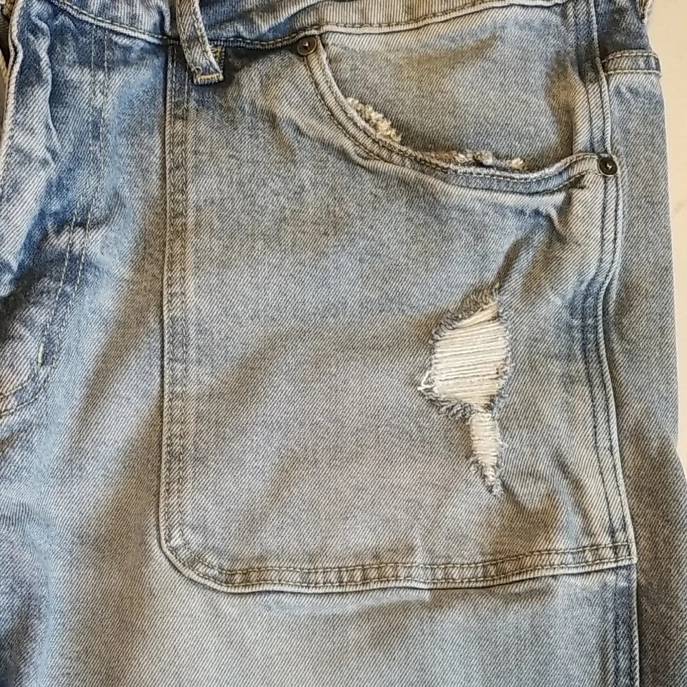 Distressed Blue Jeans - Picture 3 of 8